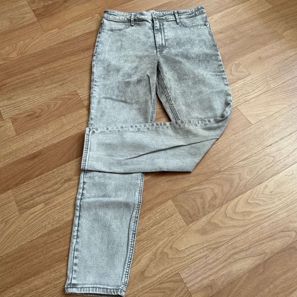 Abercrombie Light Washed Gray Skinny Jeans